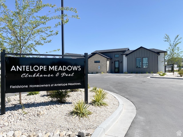 1089 E Blackfeet Dr Unit 518, Eagle Mountain, UT 84005 - community sign with uncovered parking