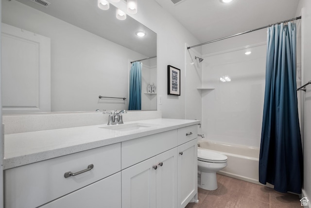 2447 W Santa Fe Dr, Mapleton, UT 84664 - full bath with toilet, vanity, shower / tub combo, and recessed lighting