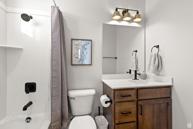 3134 E Blue Heron Dr S, St George, UT 84790 - full bathroom with vanity, toilet, and shower / tub combo