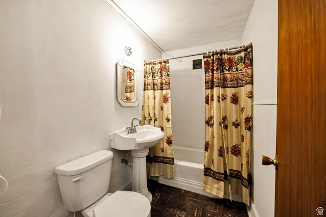157 N 500 W, Logan, UT 84321 - bathroom with toilet and shower / tub combo with curtain