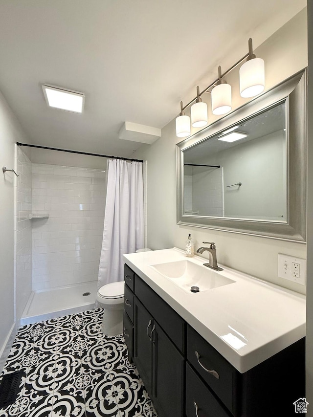 737 S 400 E, Payson, UT 84651 - bathroom featuring vanity, toilet, and tiled shower