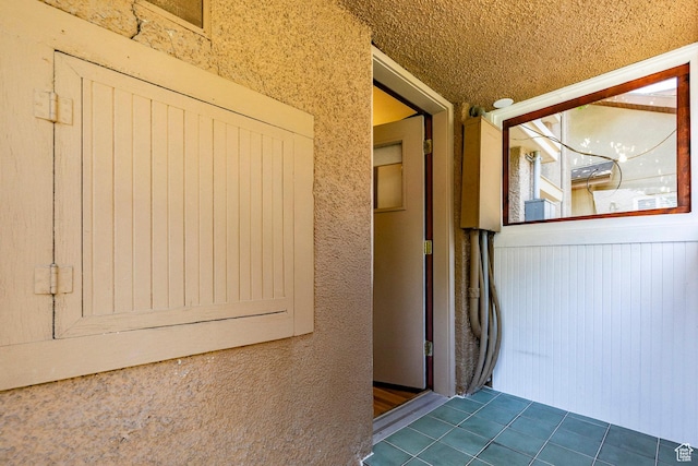 1376 E Perry Ave, Salt Lake City, UT 84103 - view of exterior entry featuring stucco siding