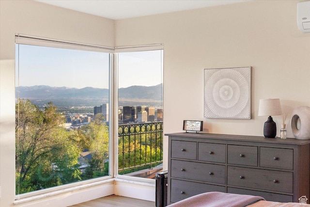 785 E Tenth Ave N, Salt Lake City, UT 84103 - living area featuring a mountain view