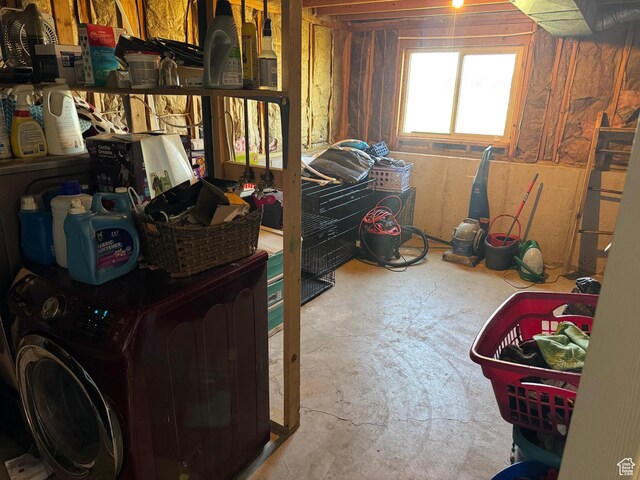 39 S 1300 W, Clearfield, UT 84015 - below grade area featuring washer / clothes dryer