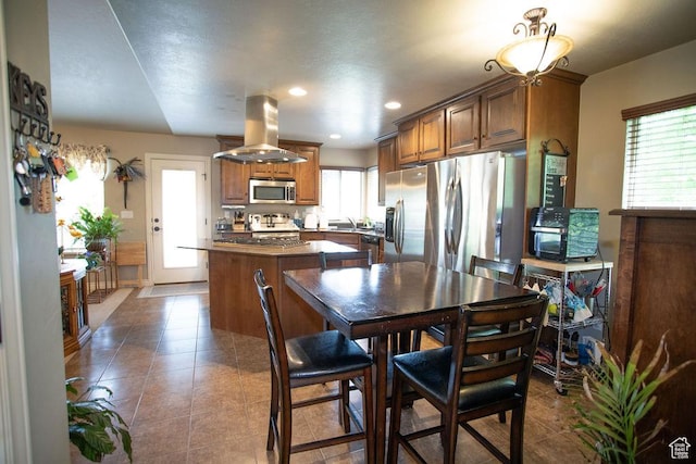 3234 N 550 W, Pleasant View, UT 84414 - tiled dining room with recessed lighting