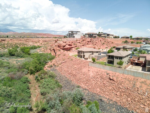533 N Creek Ridge Cir, Washington, UT 84780 - view of yard featuring a residential view