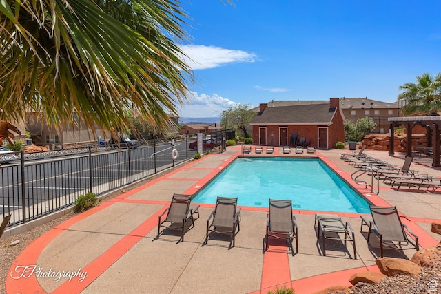 533 N Creek Ridge Cir, Washington, UT 84780 - community pool with a pergola and a patio