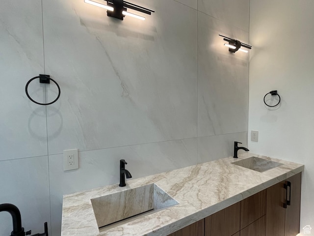 101 Crestview Cir, Park City, UT 84098 - bathroom with double vanity