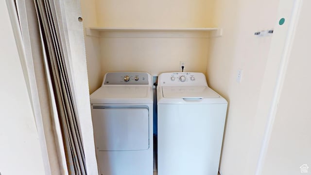 4937 W Calton Ln S, South Jordan, UT 84009 - laundry room featuring separate washer and dryer