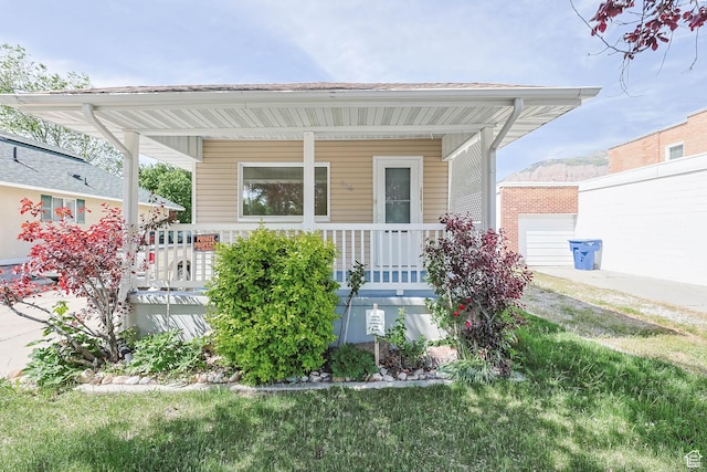 806 E Canyon Rd, Ogden, UT 84404 - view of front facade featuring a porch
