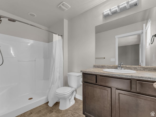 3671 W Sunrise Sky Ln Unit 1022, South Jordan, UT 84009 - bathroom featuring toilet, vanity, a shower with curtain, and baseboards
