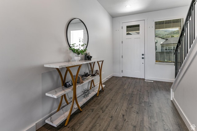 849 N Evelyn St W, Farmington, UT 84025 - foyer with dark wood-type flooring, baseboards, and recessed lighting