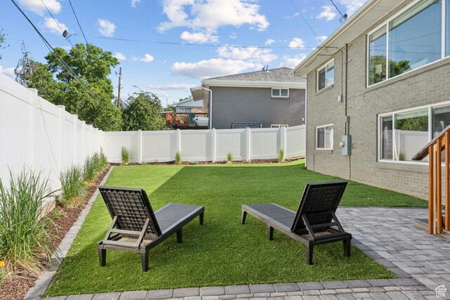 1792 S Laurelhurst Dr E, Salt Lake City, UT 84108 - view of yard with a patio