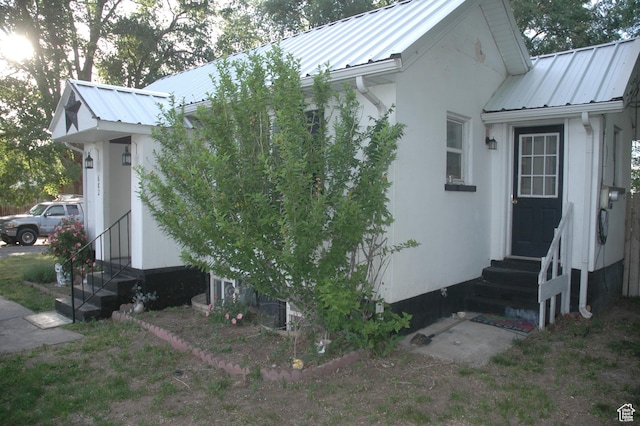 682 W 400 N, Payson, UT 84651 - view of side of property featuring entry steps and metal roof