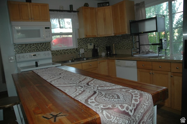 682 W 400 N, Payson, UT 84651 - kitchen with white appliances, a sink, and backsplash
