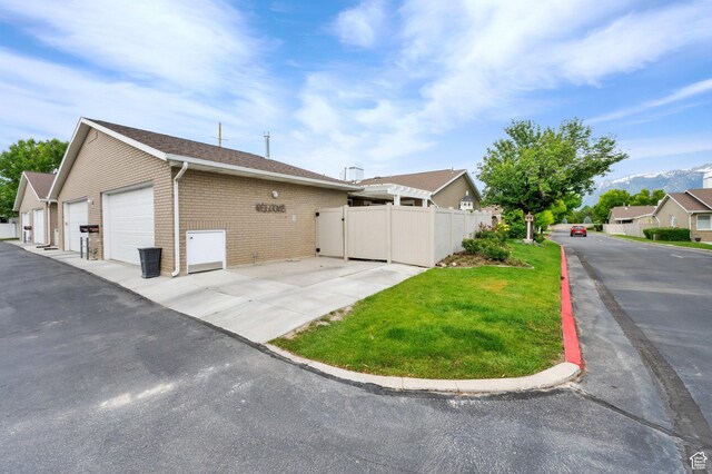 1502 W Cornerstone Dr, South Jordan, UT 84095 - view of side of property featuring brick siding