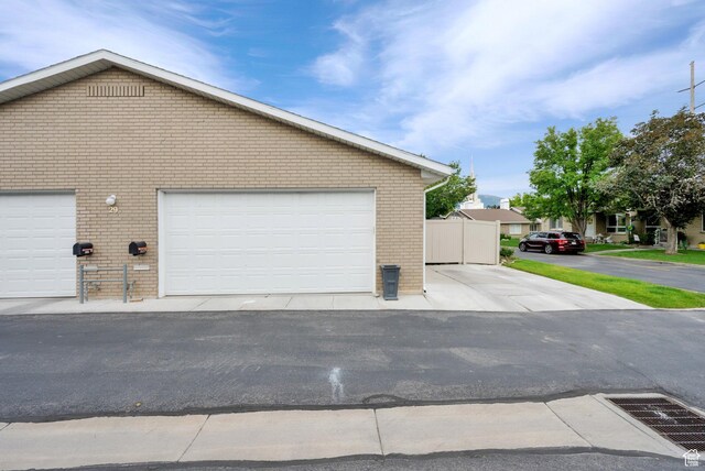 1502 W Cornerstone Dr, South Jordan, UT 84095 - view of garage