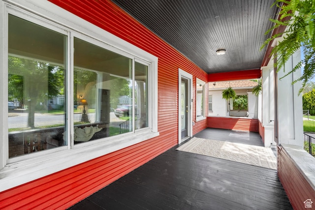 2955 S Jefferson Ave E, Ogden, UT 84403 - view of wooden porch