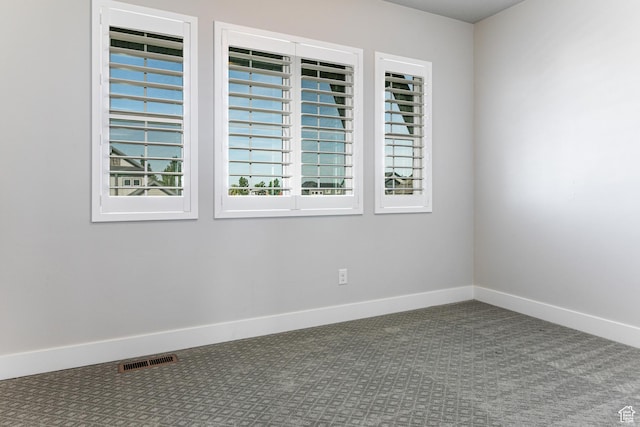 1065 S 425 W, Farmington, UT 84025 - carpeted empty room featuring baseboards