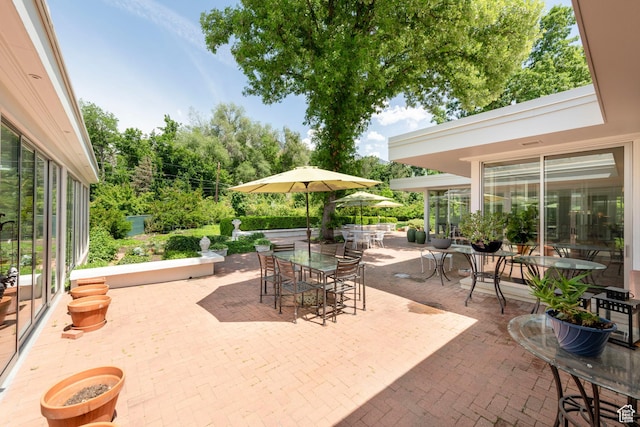 2285 E Cottonwood Cir, Holladay, UT 84117 - view of patio / terrace with outdoor dining space
