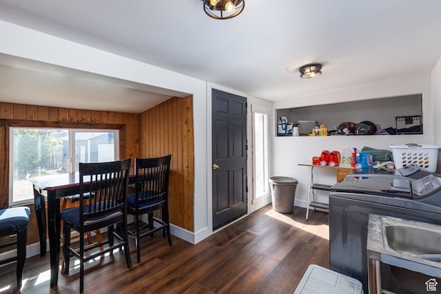 824 N 200 E, Price, UT 84501 - dining space featuring wood finished floors, baseboards, and washer / dryer