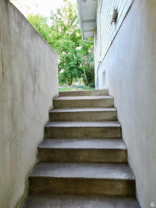 246 N 2800 E, Layton, UT 84040 - view of staircase