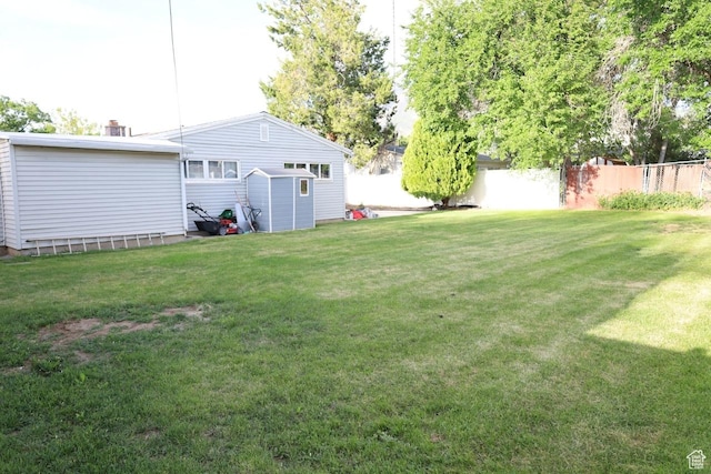 1834 E Cloverdale Rd S, Cottonwood Heights, UT 84121 - view of yard with an outbuilding