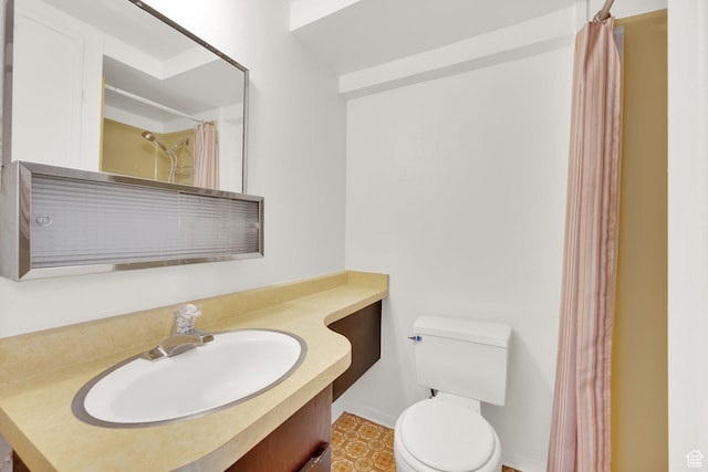 8026 S Erique Way, Cottonwood Heights, UT 84093 - full bathroom featuring toilet, vanity, baseboards, and a shower with shower curtain