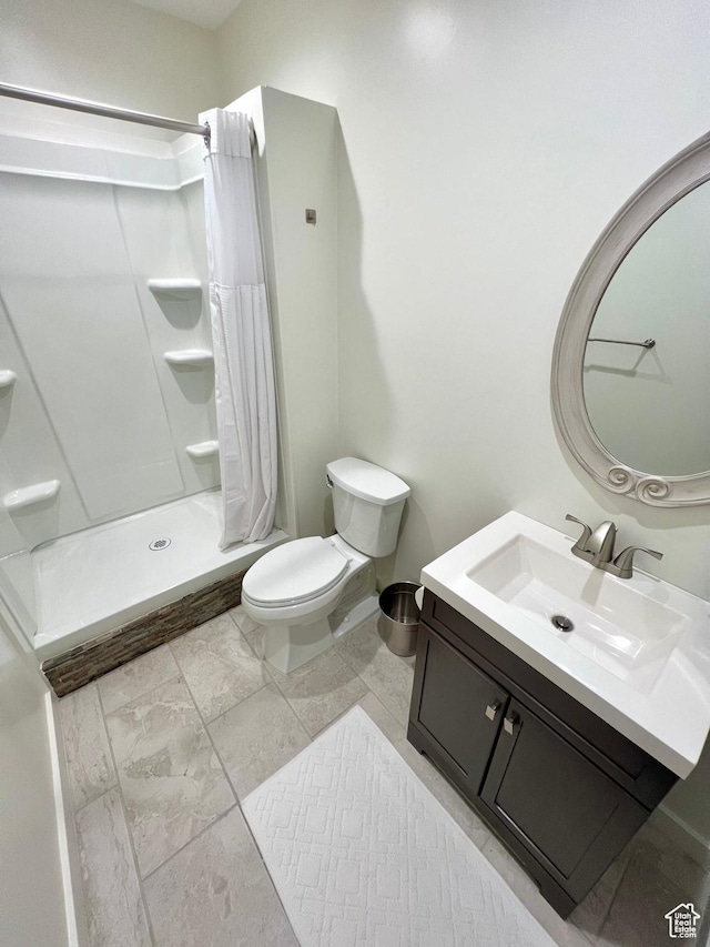 5028 W Lake Terrace Ave, South Jordan, UT 84009 - full bathroom with toilet, vanity, and curtained shower