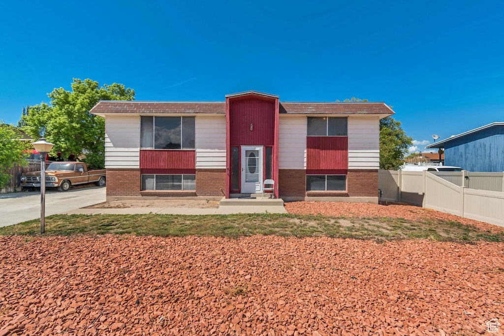 3660 W Ashland Cir S, West Jordan, UT 84084 - bi-level home with brick siding