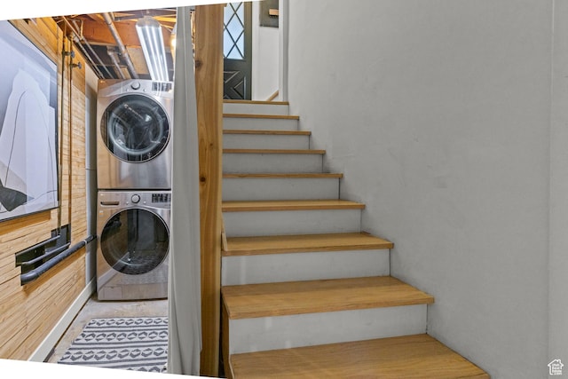 3510 Porter Ave, Ogden, UT 84403 - laundry area featuring estacked washer and dryer
