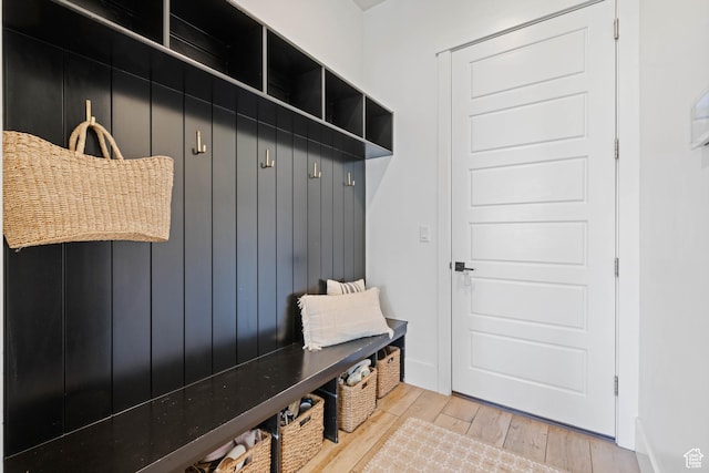 3322 S 2240 E, St George, UT 84790 - mudroom featuring light wood-style flooring and baseboards
