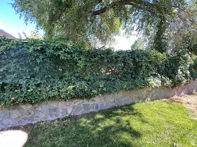 2717 S Orchard Dr, Bountiful, UT 84010 - view of grassy yard