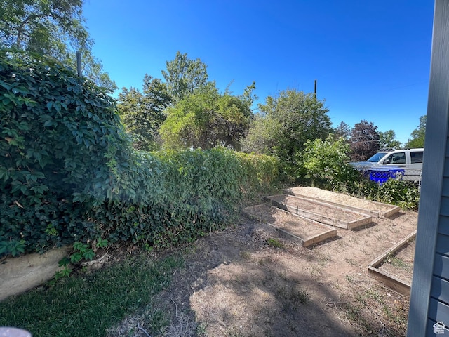2717 S Orchard Dr, Bountiful, UT 84010 - view of yard featuring a garden