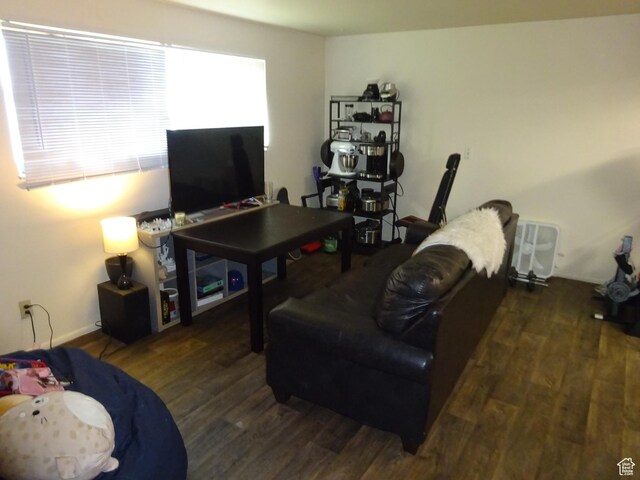 195 W 8480 S, Midvale, UT 84047 - living area with wood finished floors and baseboards