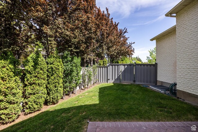 2590 E Olympus Dr, Holladay, UT 84124 - view of yard