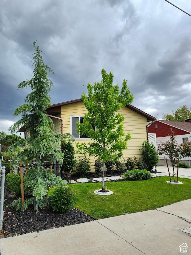 317 S 200 W, Price, UT 84501 - view of front of property featuring a front lawn