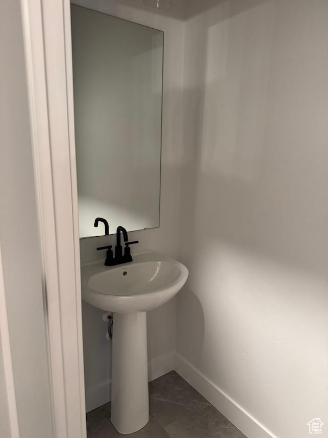 4569 W Ruple Ridge Ln S, Herriman, UT 84096 - bathroom featuring baseboards