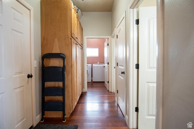 286 E 850 N, Richfield, UT 84701 - hallway featuring dark wood finished floors, washer and dryer, and baseboards