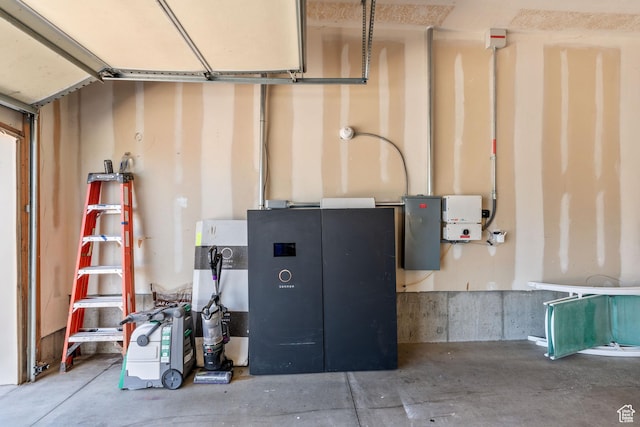 2167 W 2200 S, Syracuse, UT 84075 - utility room featuring a garage