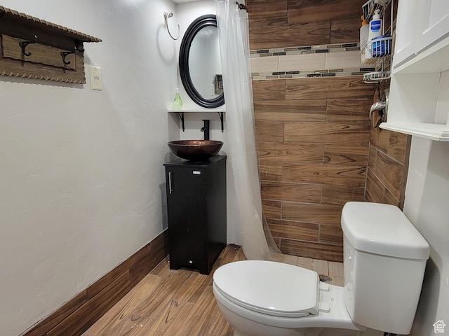 264 W 550 N, Santaquin, UT 84655 - full bathroom with toilet, vanity, tiled shower, and wood finished floors