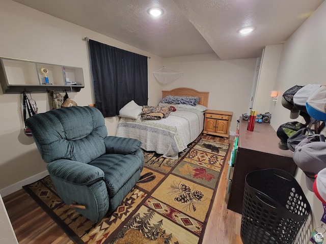 264 W 550 N, Santaquin, UT 84655 - bedroom featuring wood finished floors, recessed lighting, a textured ceiling, and baseboards