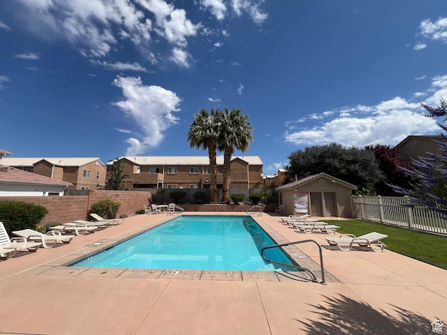 1167 E 400 S Unit 22, St George, UT 84790 - community pool with a patio and a residential view
