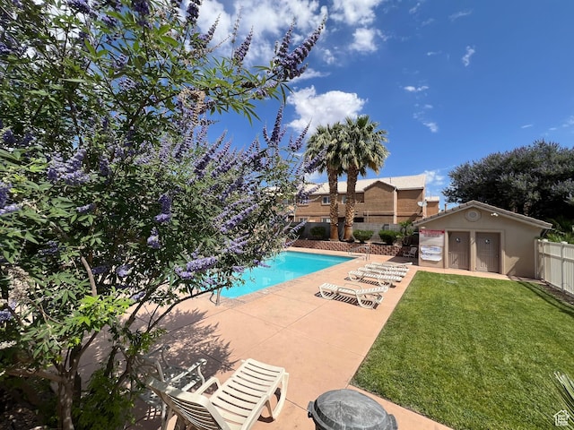 1167 E 400 S Unit 22, St George, UT 84790 - community pool featuring a patio