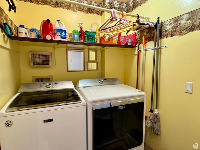 786 E Bristlecone Dr, Delta, UT 84624 - laundry room with washing machine and dryer