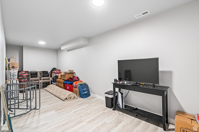 9857 N Featherstone Dr, Highland, UT 84003 - rec room featuring wood finished floors, recessed lighting, and baseboards