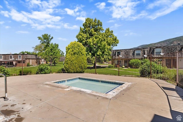 88 W 50 S Unit H7, Centerville, UT 84014 - view of swimming pool featuring a community hot tub