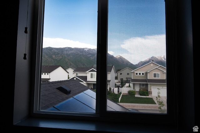 182 W Braeburn Ln, Santaquin, UT 84655 - detailed view of a residential view and mountains