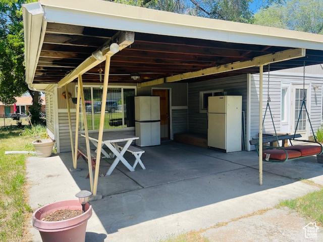 4562 S 785 E, Millcreek, UT 84107 - view of patio with a carport