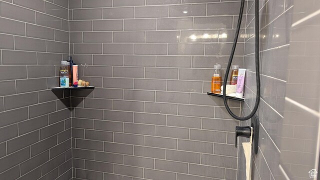 3065 S Brinker Ave, Ogden, UT 84403 - full bath featuring tiled shower